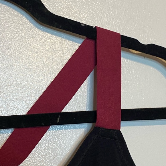 Stylish Black and Gray Women's Sports Bra Large - Picture 4 of 6